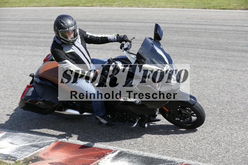 Archiv-2025/09 22.04.2025 Cornu Master School ADR/rot-rouge/6